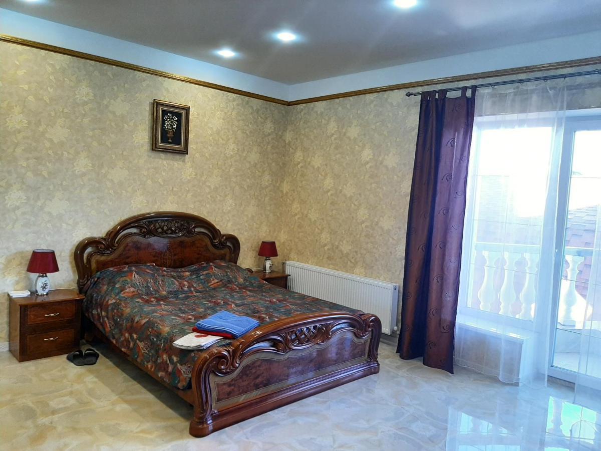 Аппартаменты С Балконом Apartment Odessa Exterior photo